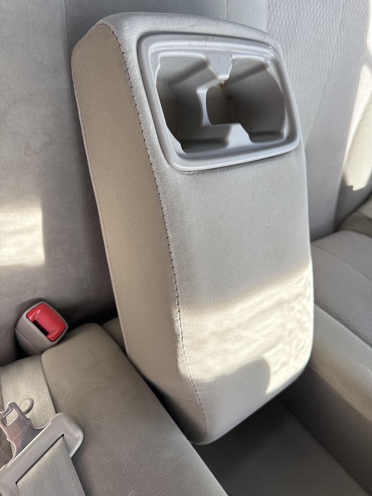 Toyota Camry 4dr Sdn I4 Man LE (Natl) 2011