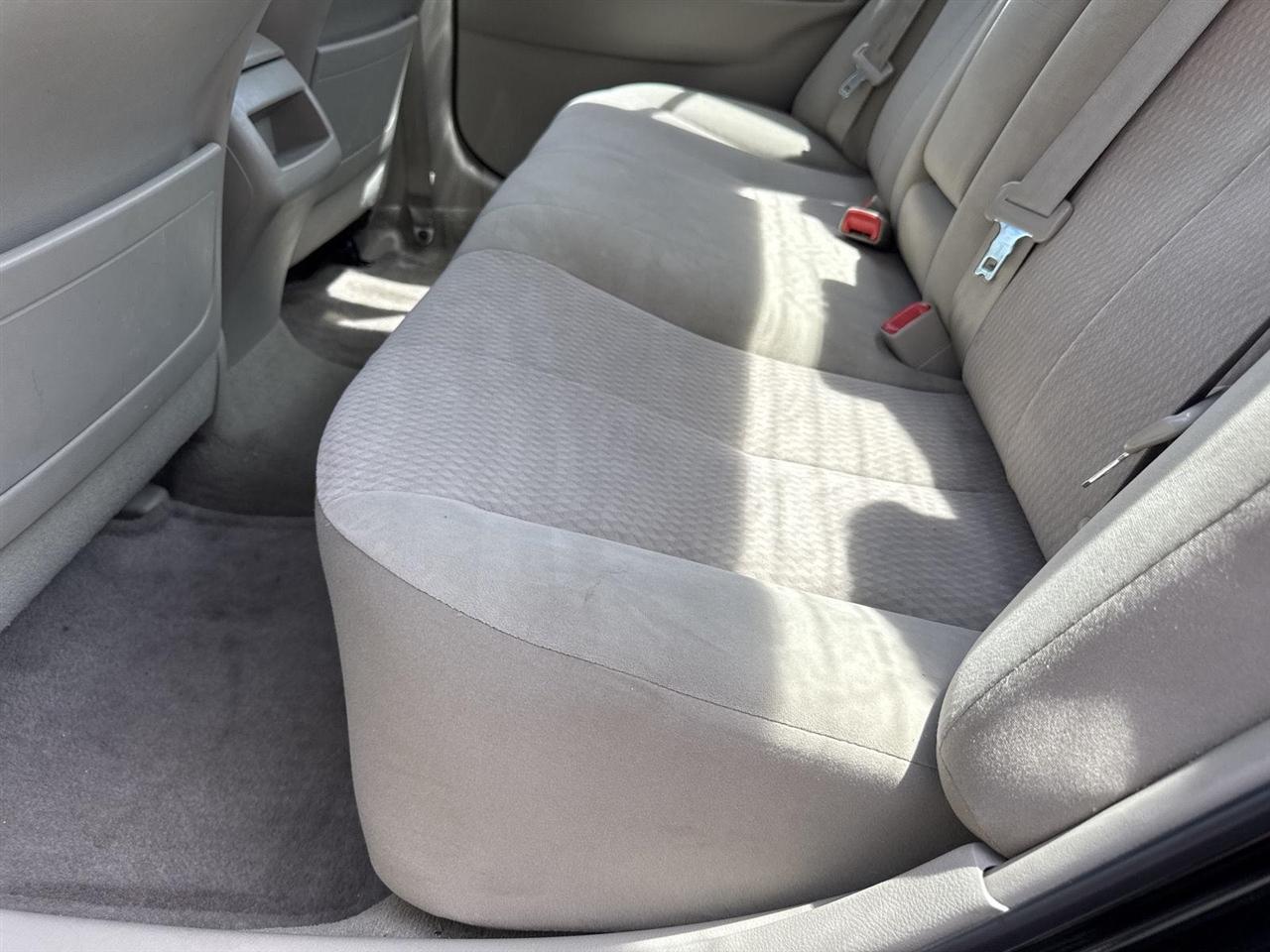 Toyota Camry 4dr Sdn I4 Man LE (Natl) 2011