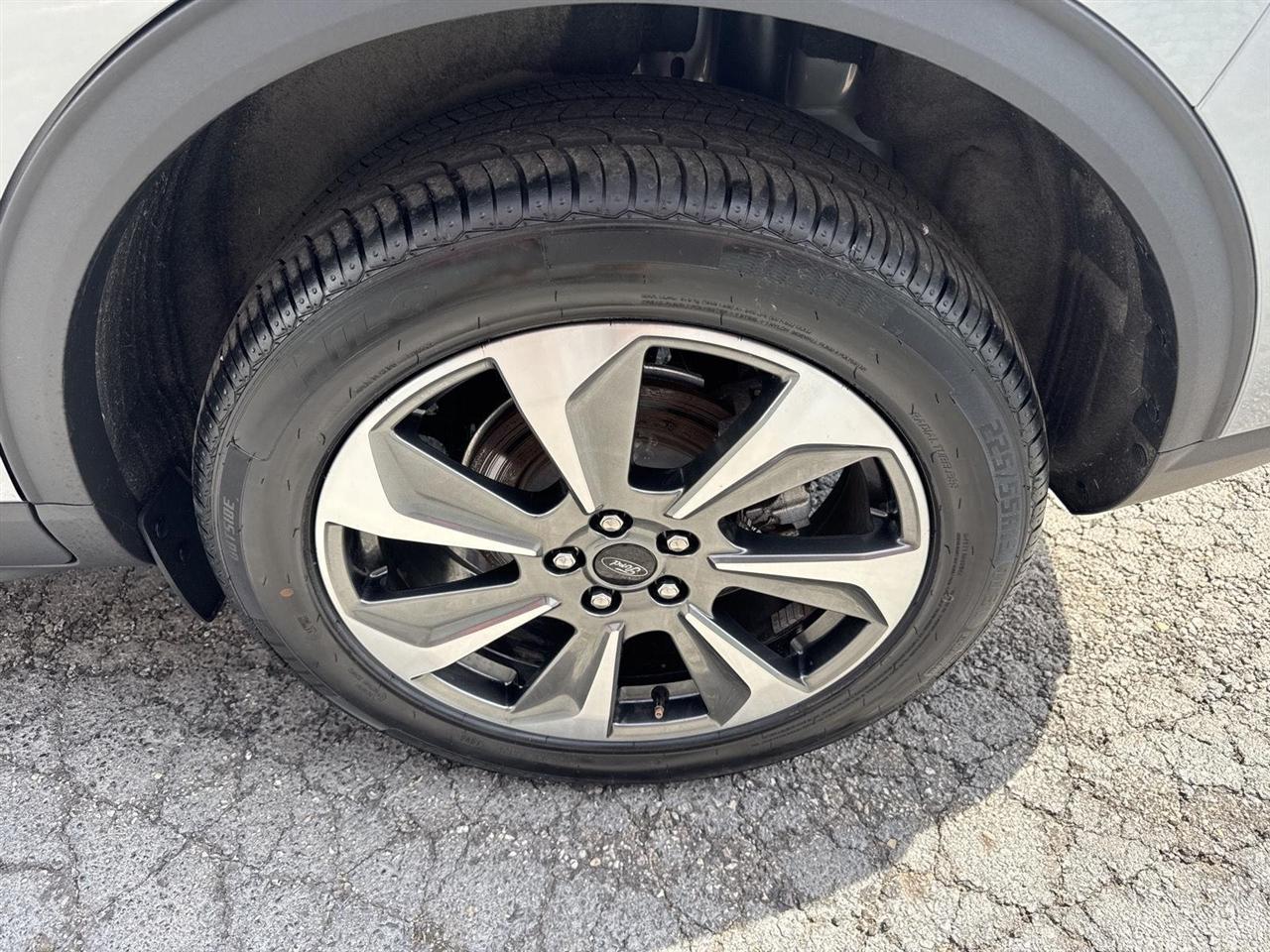 Ford Escape Platinum AWD 2024