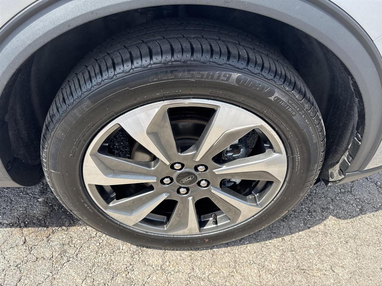 Ford Escape Platinum AWD 2024