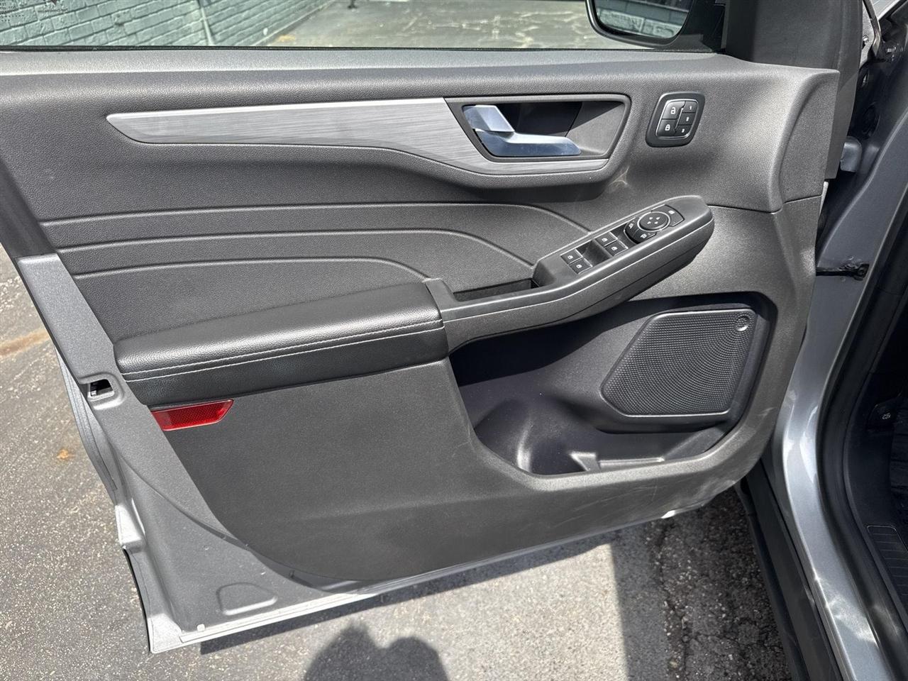 Ford Escape Platinum AWD 2024