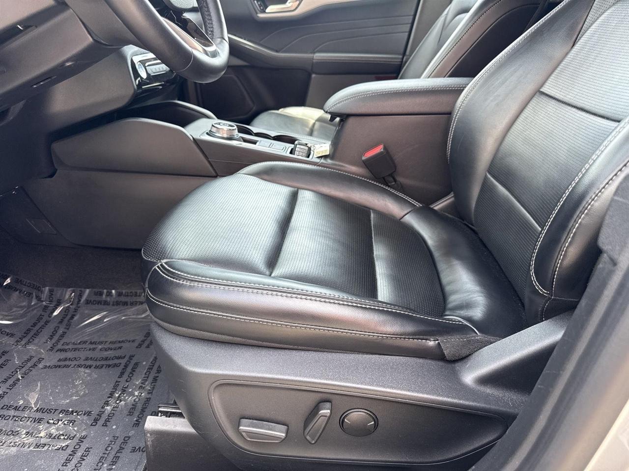 Ford Escape Platinum AWD 2024