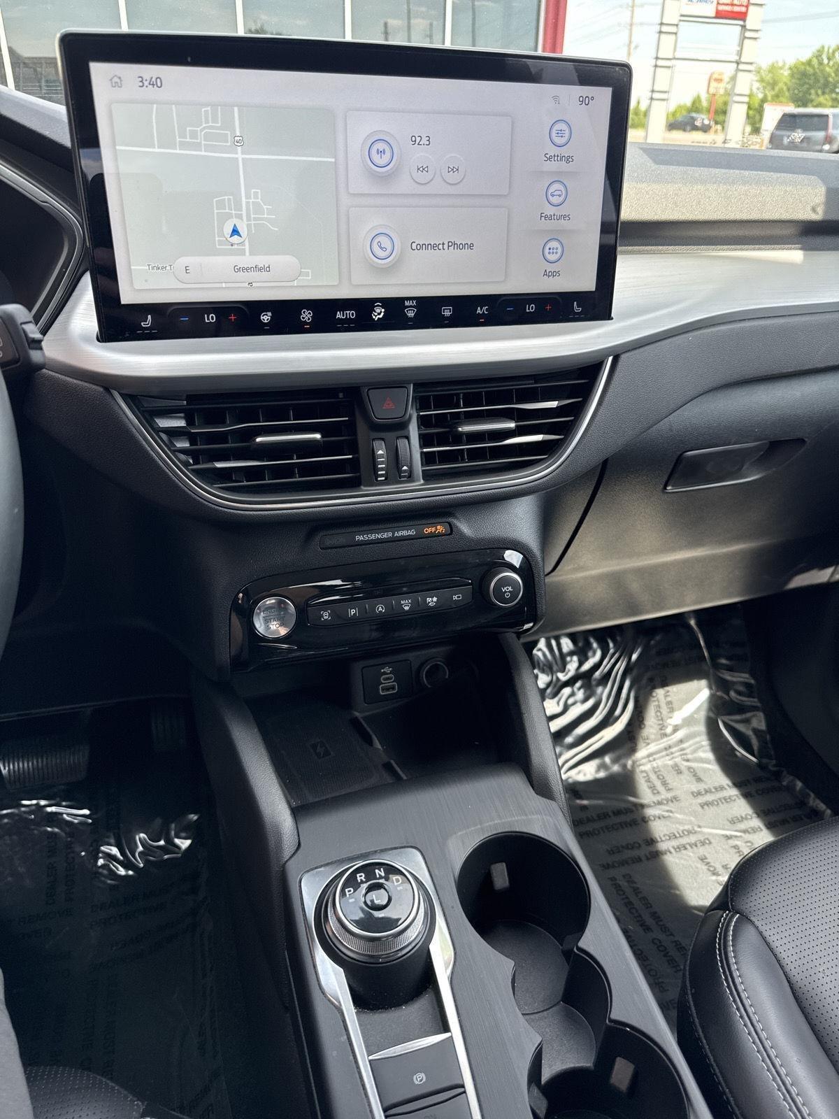 Ford Escape Platinum AWD 2024
