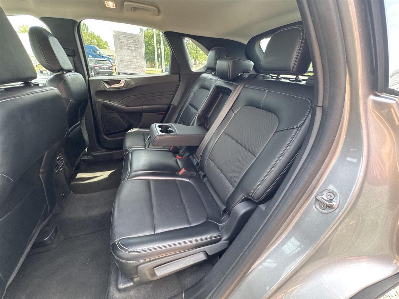 Ford Escape Platinum AWD 2024