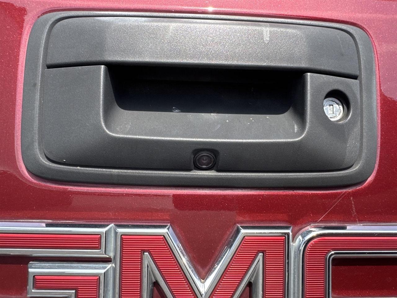 GMC Sierra 2500HD available WiFi 4WD Crew Cab 153.7" Denali 2015