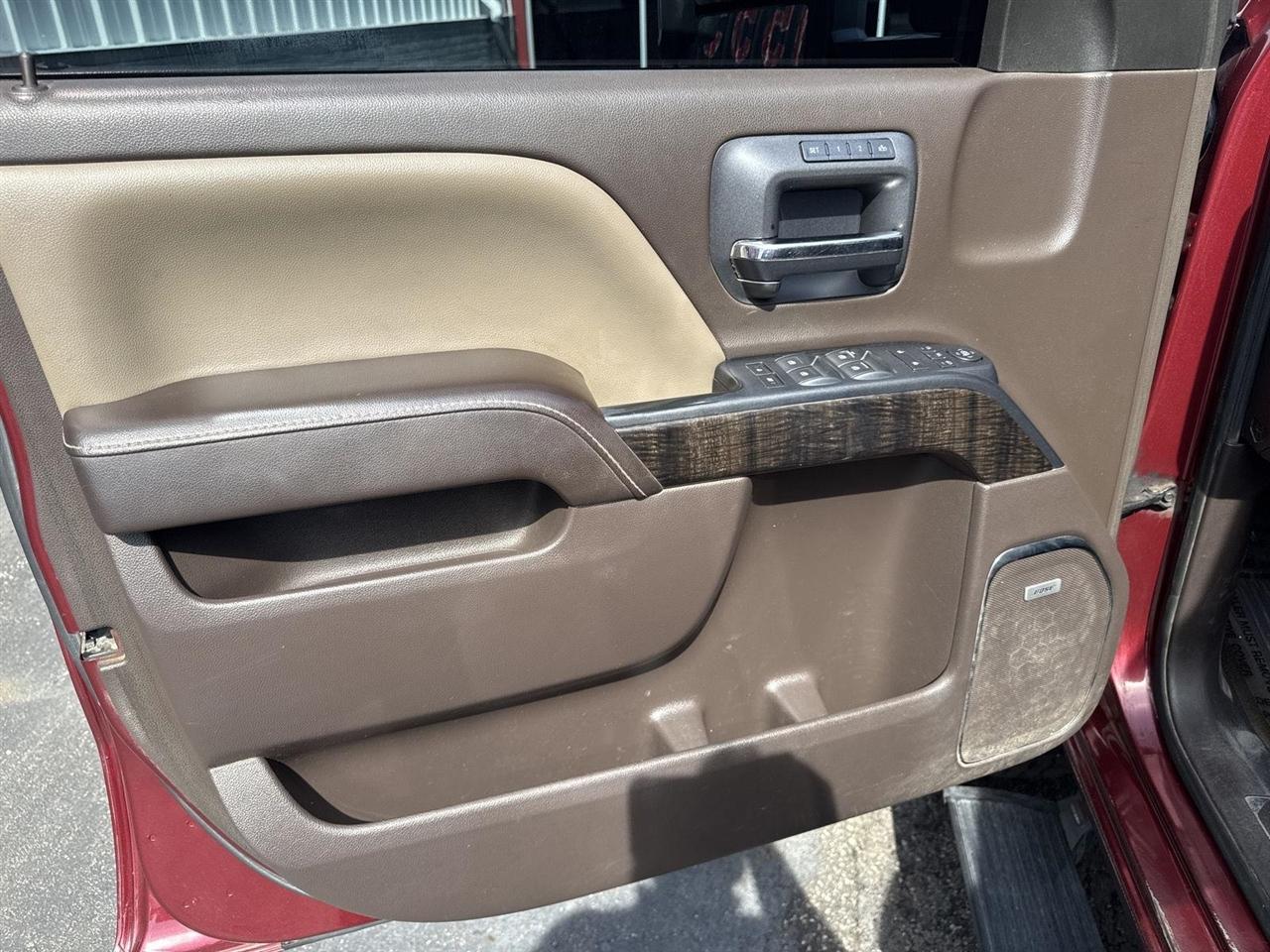 GMC Sierra 2500HD available WiFi 4WD Crew Cab 153.7" Denali 2015