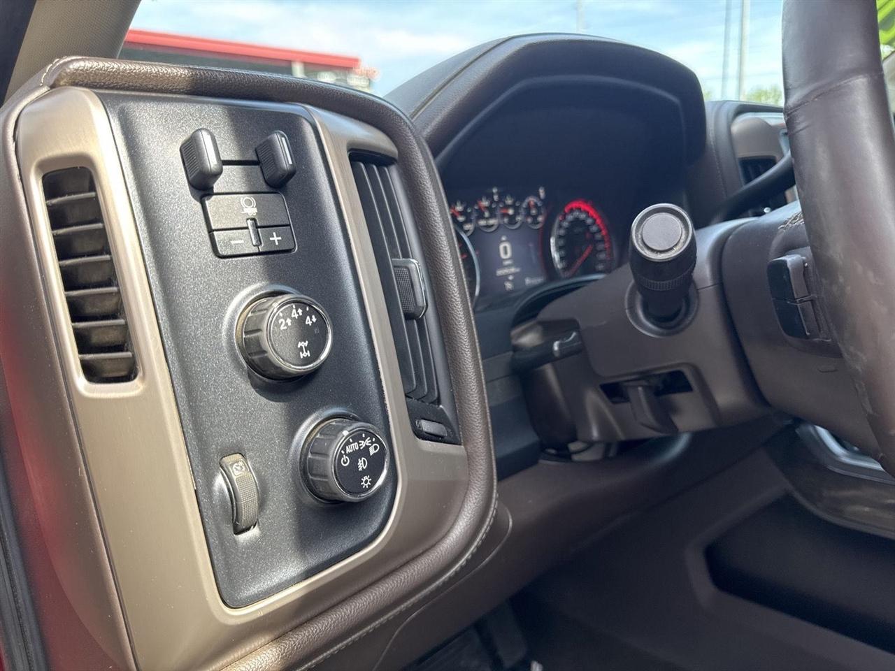 GMC Sierra 2500HD available WiFi 4WD Crew Cab 153.7" Denali 2015