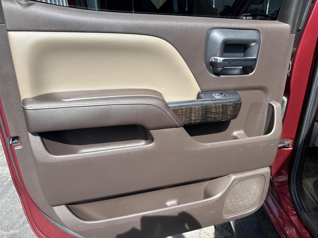 GMC Sierra 2500HD available WiFi 4WD Crew Cab 153.7" Denali 2015