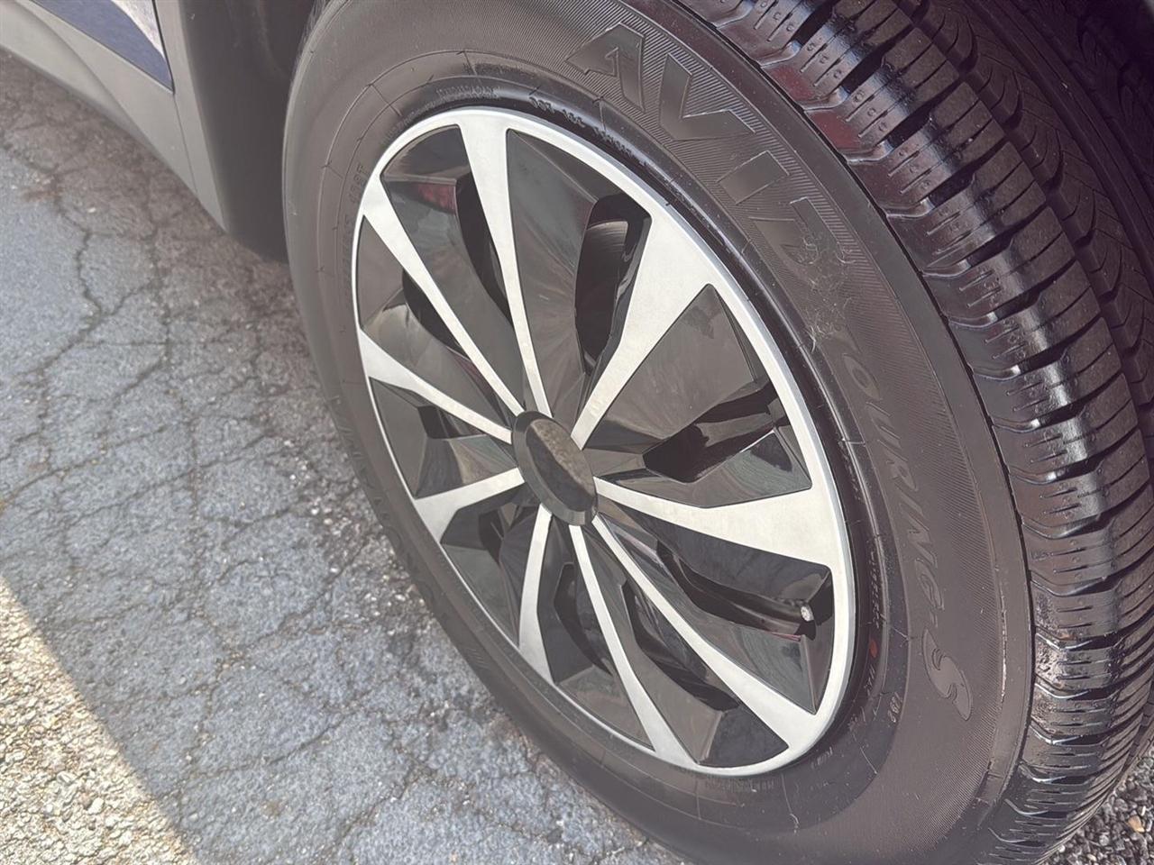 Toyota RAV4 AWD 4dr LE (Natl) 2015