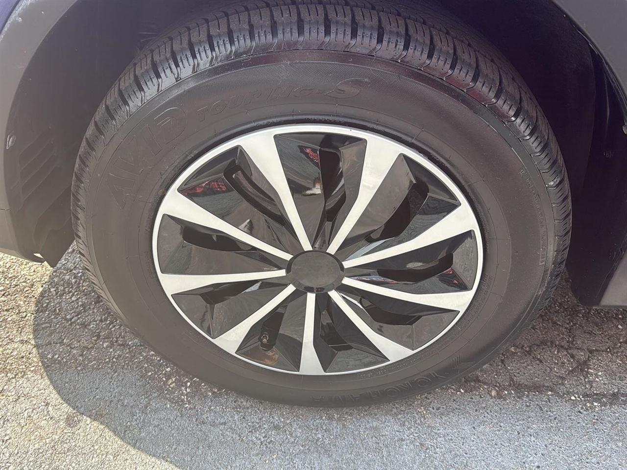 Toyota RAV4 AWD 4dr LE (Natl) 2015