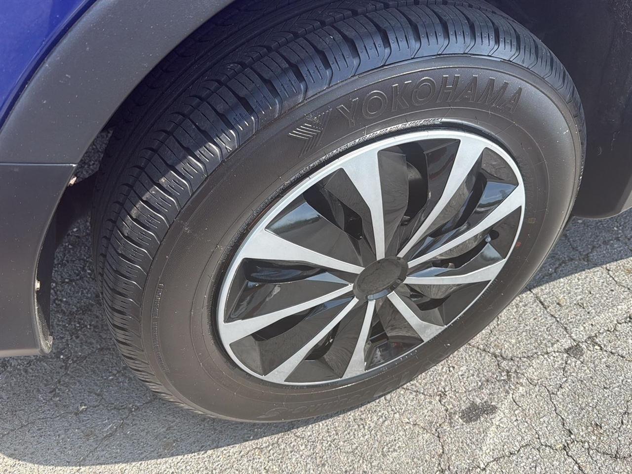 Toyota RAV4 AWD 4dr LE (Natl) 2015