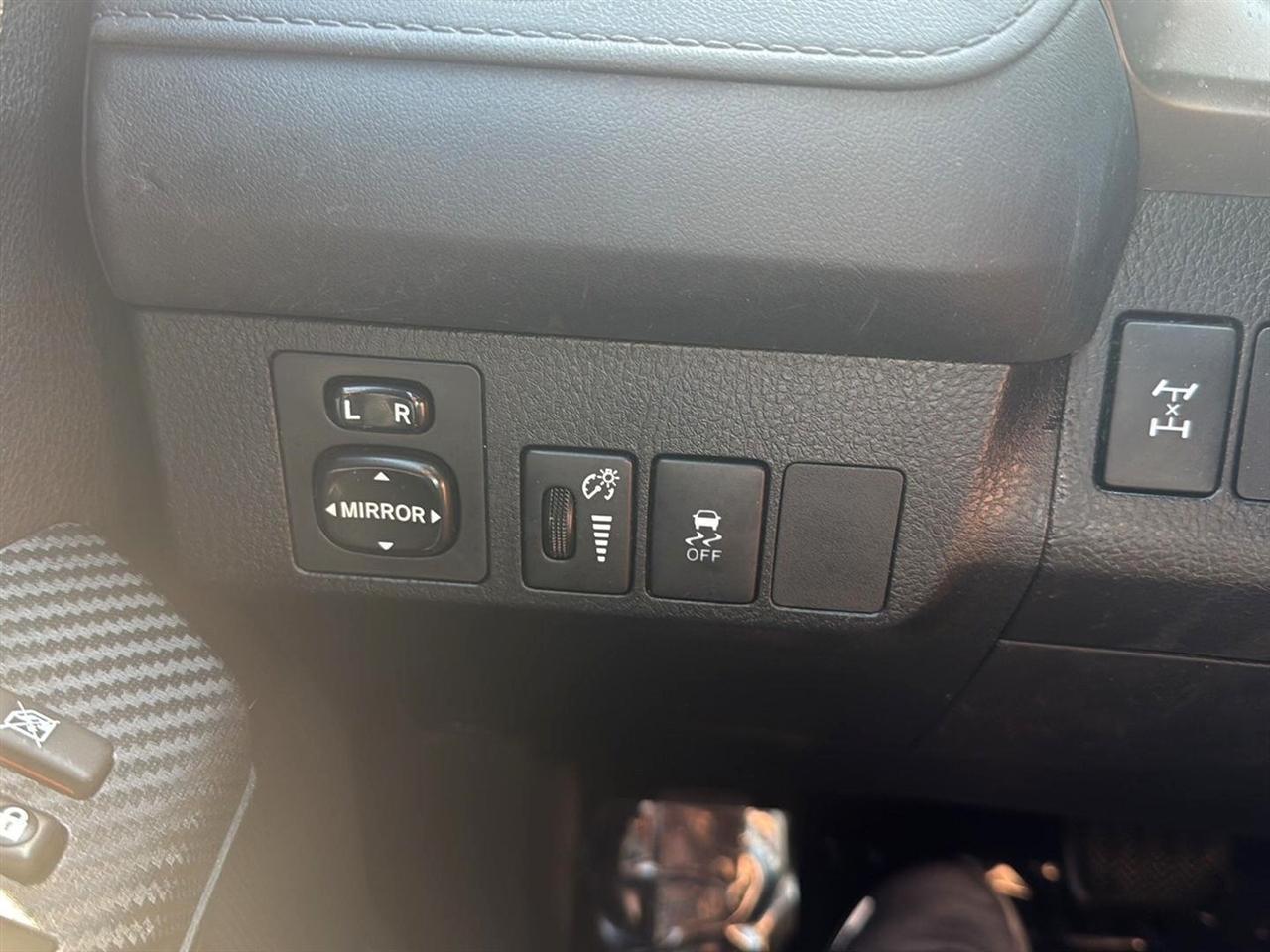 Toyota RAV4 AWD 4dr LE (Natl) 2015
