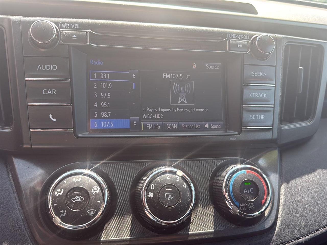 Toyota RAV4 AWD 4dr LE (Natl) 2015