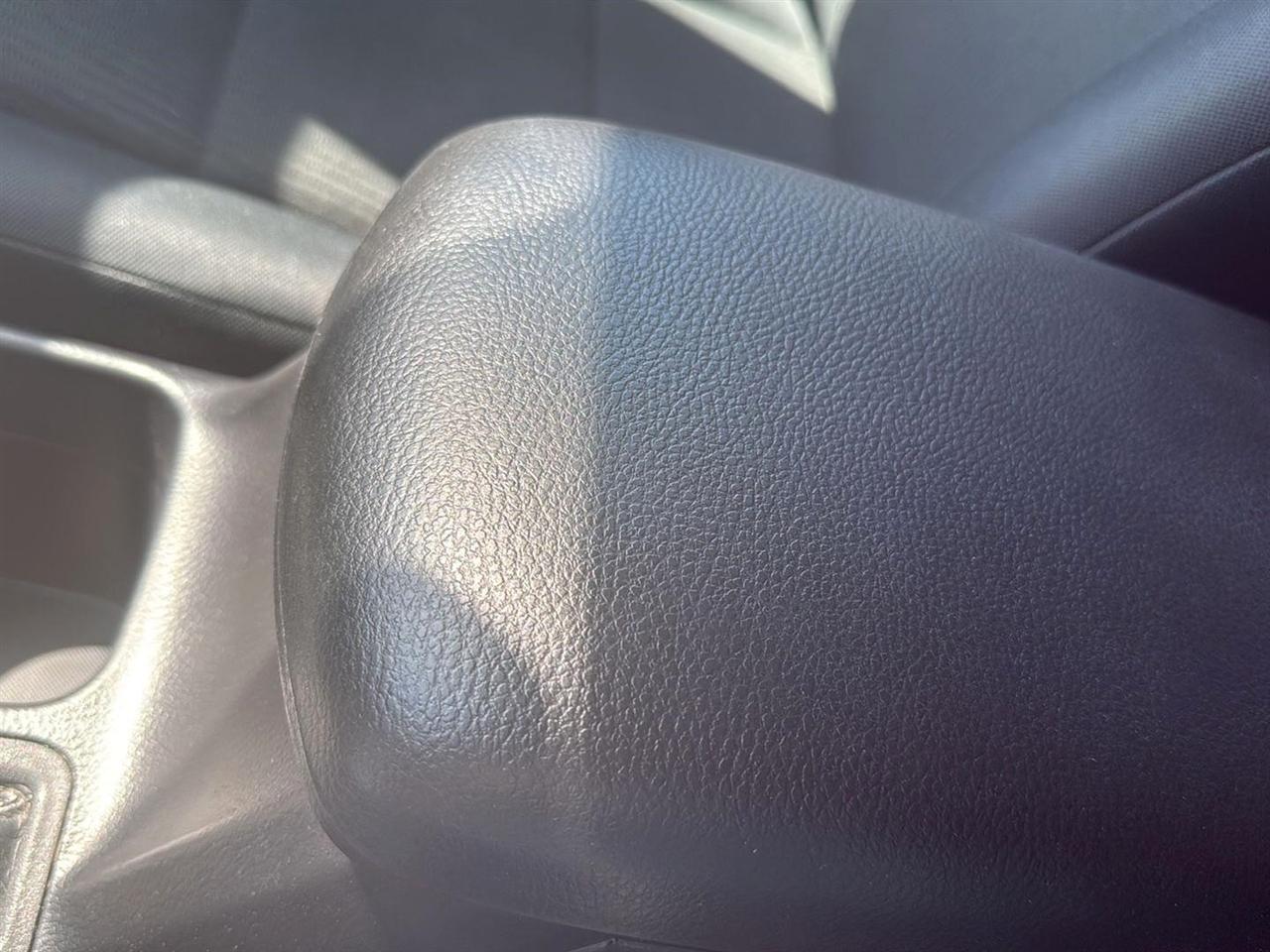 Toyota RAV4 AWD 4dr LE (Natl) 2015