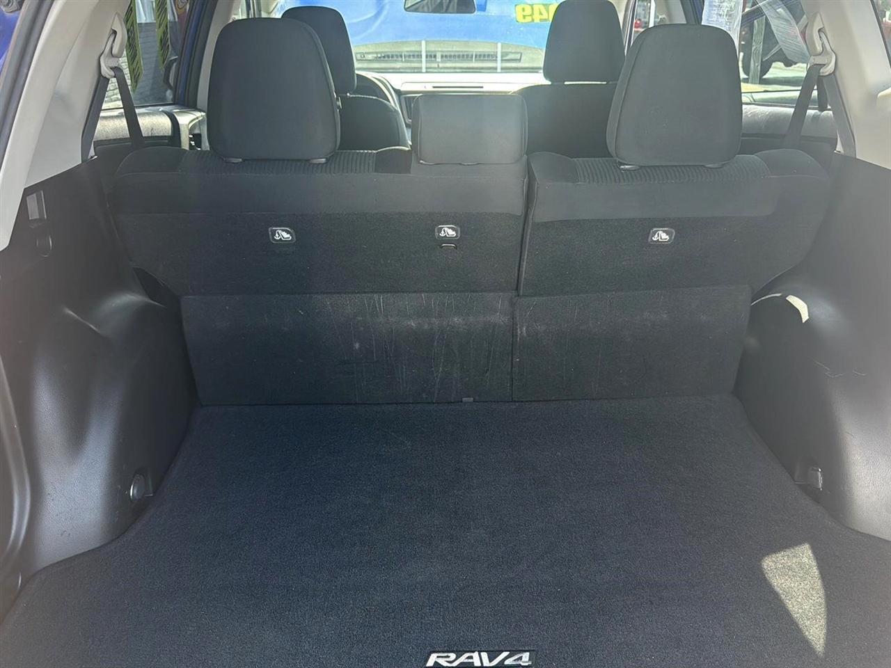 Toyota RAV4 AWD 4dr LE (Natl) 2015