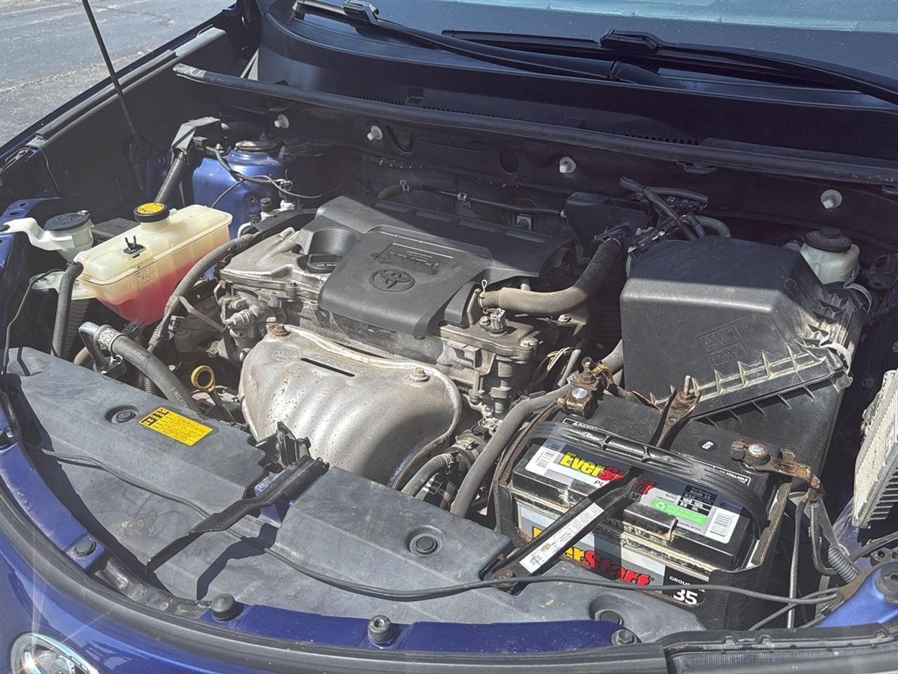 Toyota RAV4 AWD 4dr LE (Natl) 2015