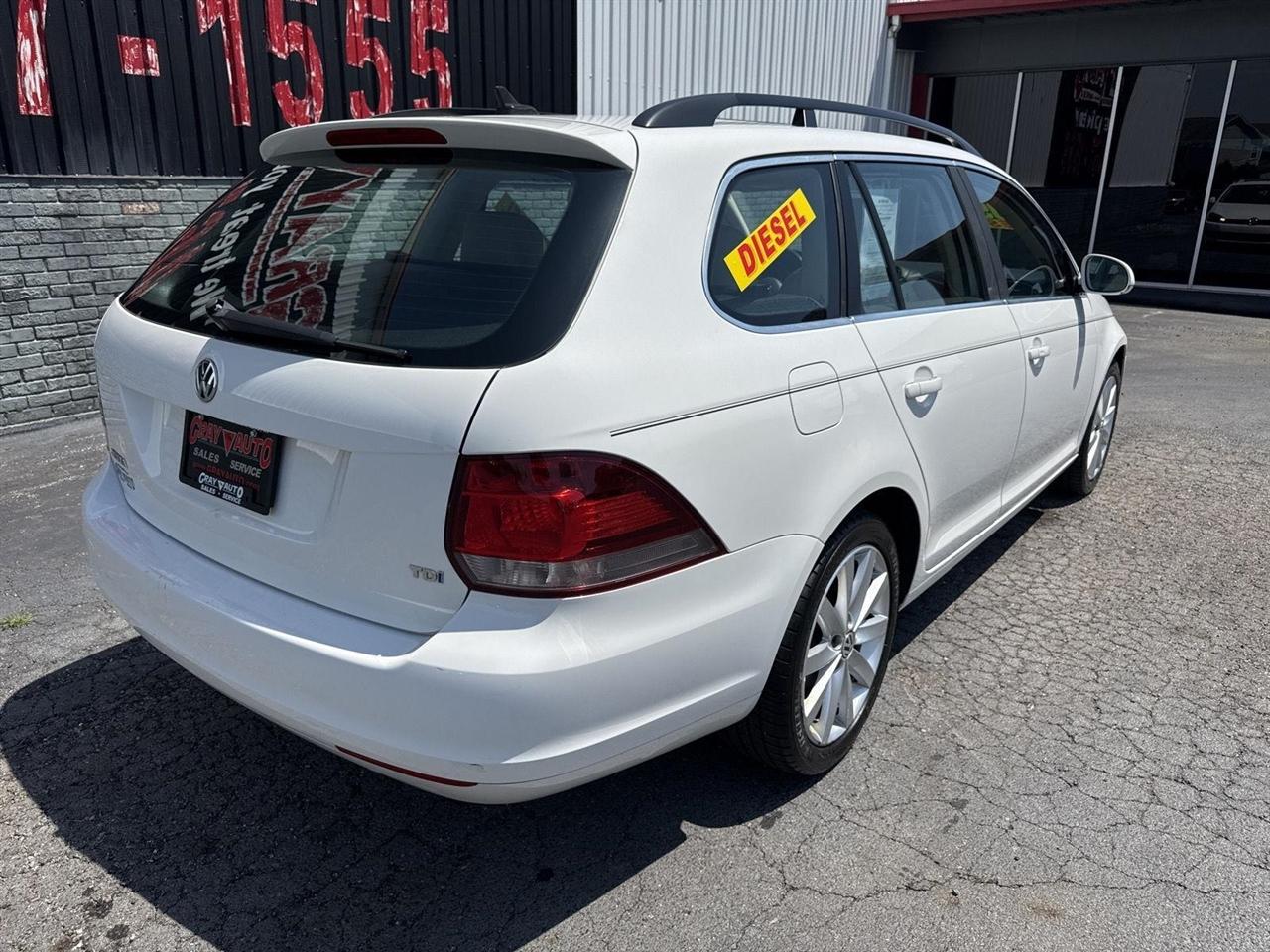 Volkswagen Jetta SportWagen 4dr DSG TDI w/Sunroof & Nav 2013