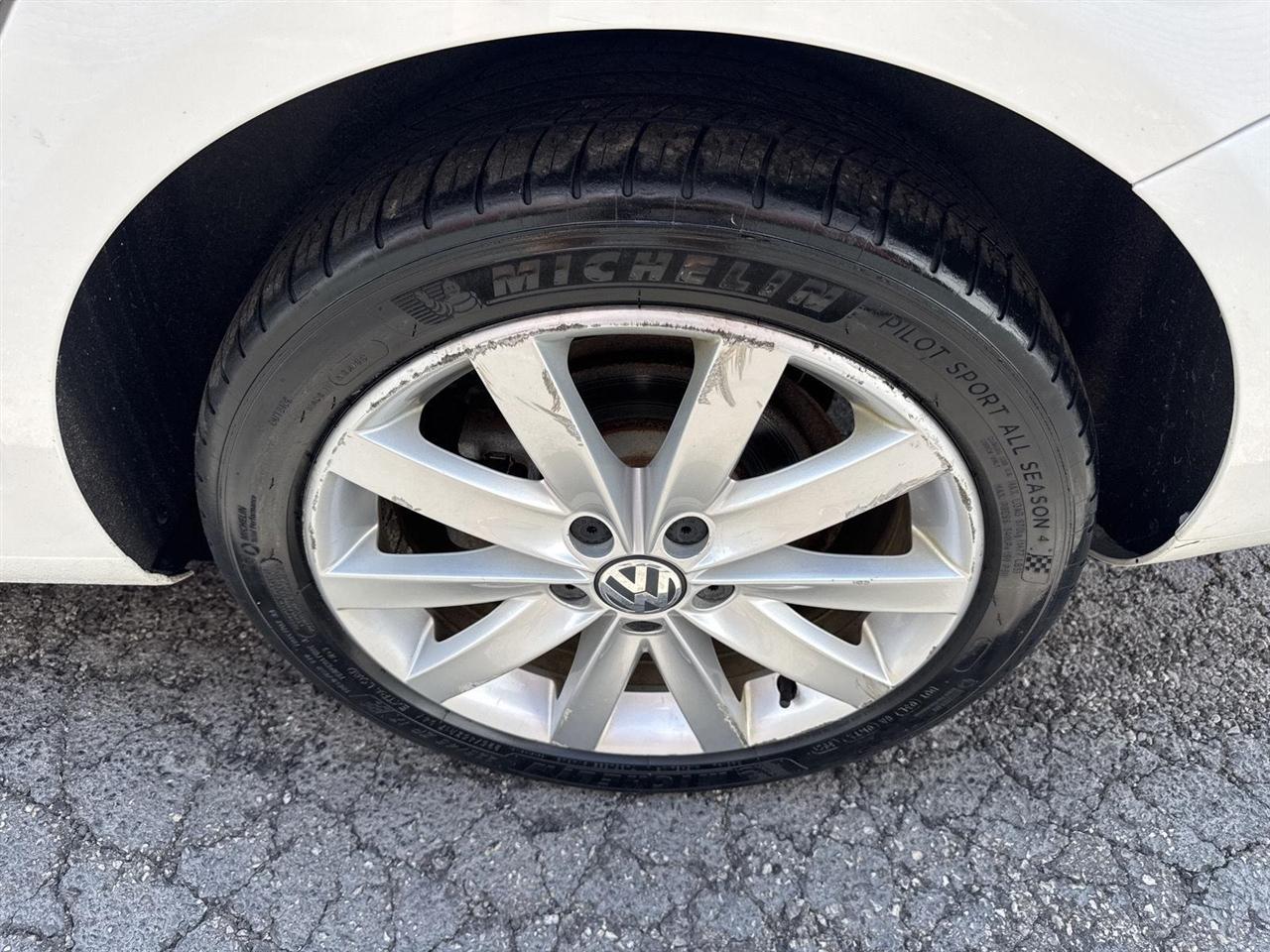 Volkswagen Jetta SportWagen 4dr DSG TDI w/Sunroof & Nav 2013