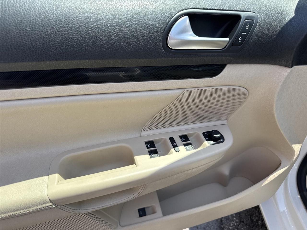 Volkswagen Jetta SportWagen 4dr DSG TDI w/Sunroof & Nav 2013