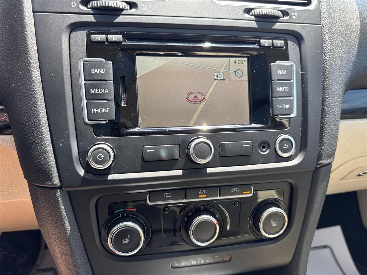 Volkswagen Jetta SportWagen 4dr DSG TDI w/Sunroof & Nav 2013