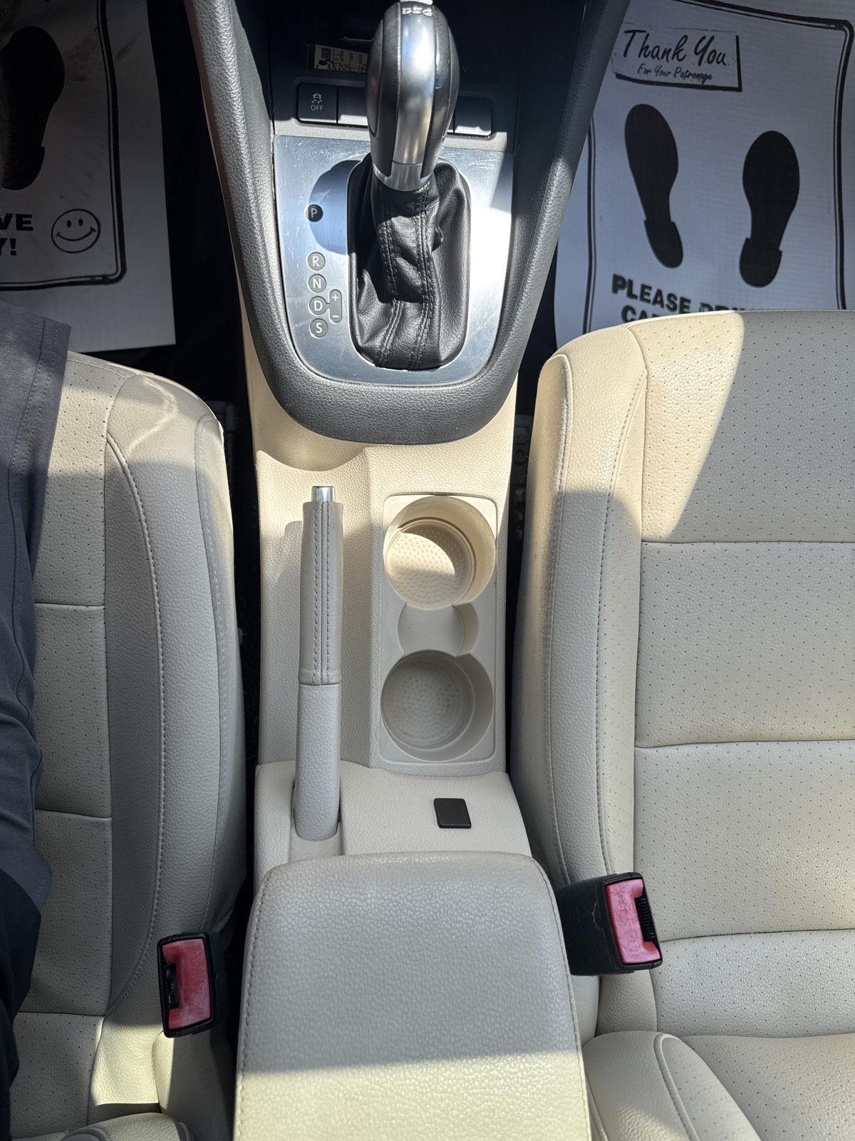 Volkswagen Jetta SportWagen 4dr DSG TDI w/Sunroof & Nav 2013