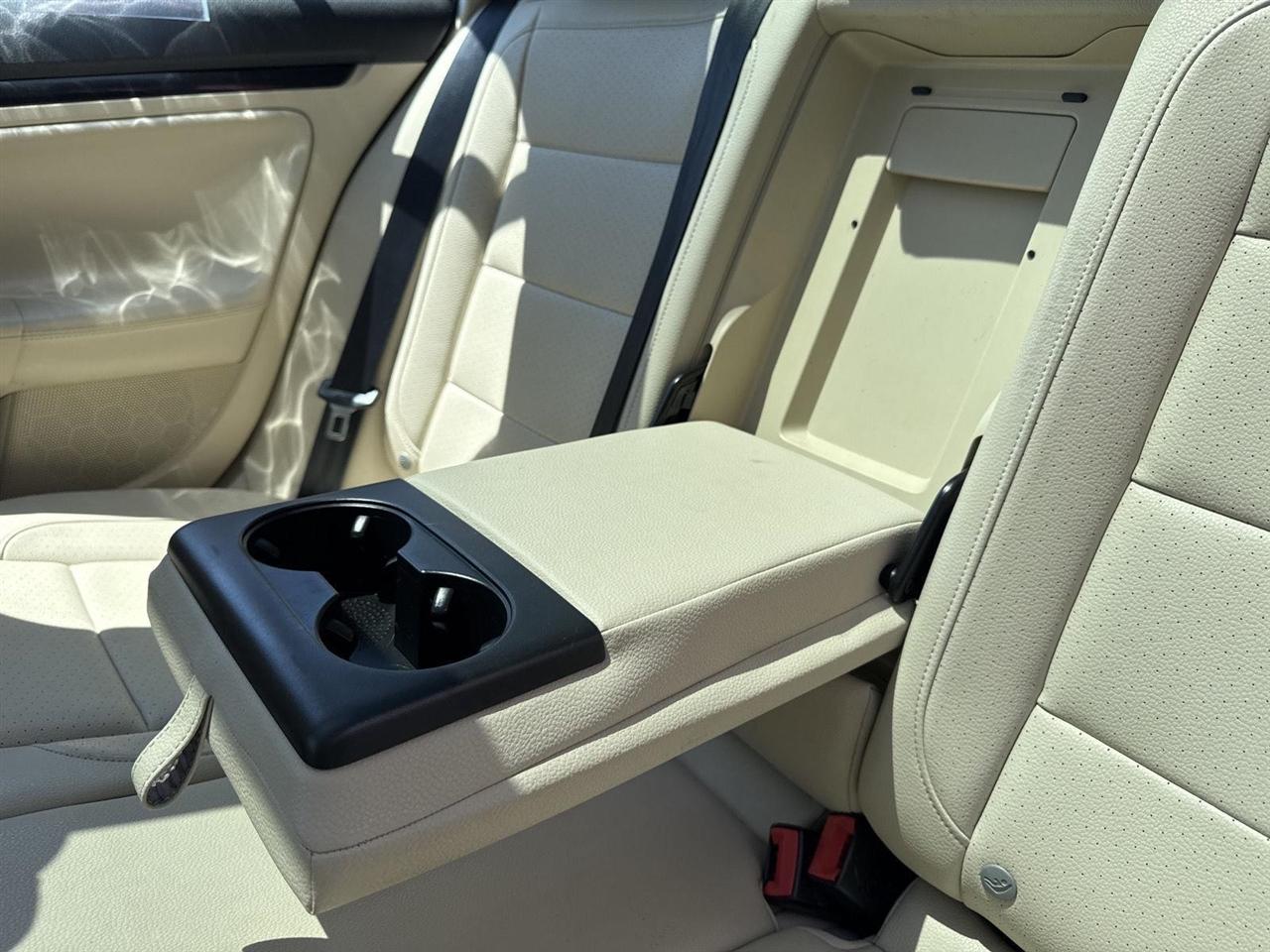 Volkswagen Jetta SportWagen 4dr DSG TDI w/Sunroof & Nav 2013