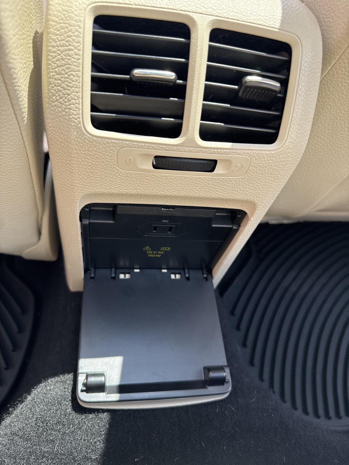 Volkswagen Jetta SportWagen 4dr DSG TDI w/Sunroof & Nav 2013