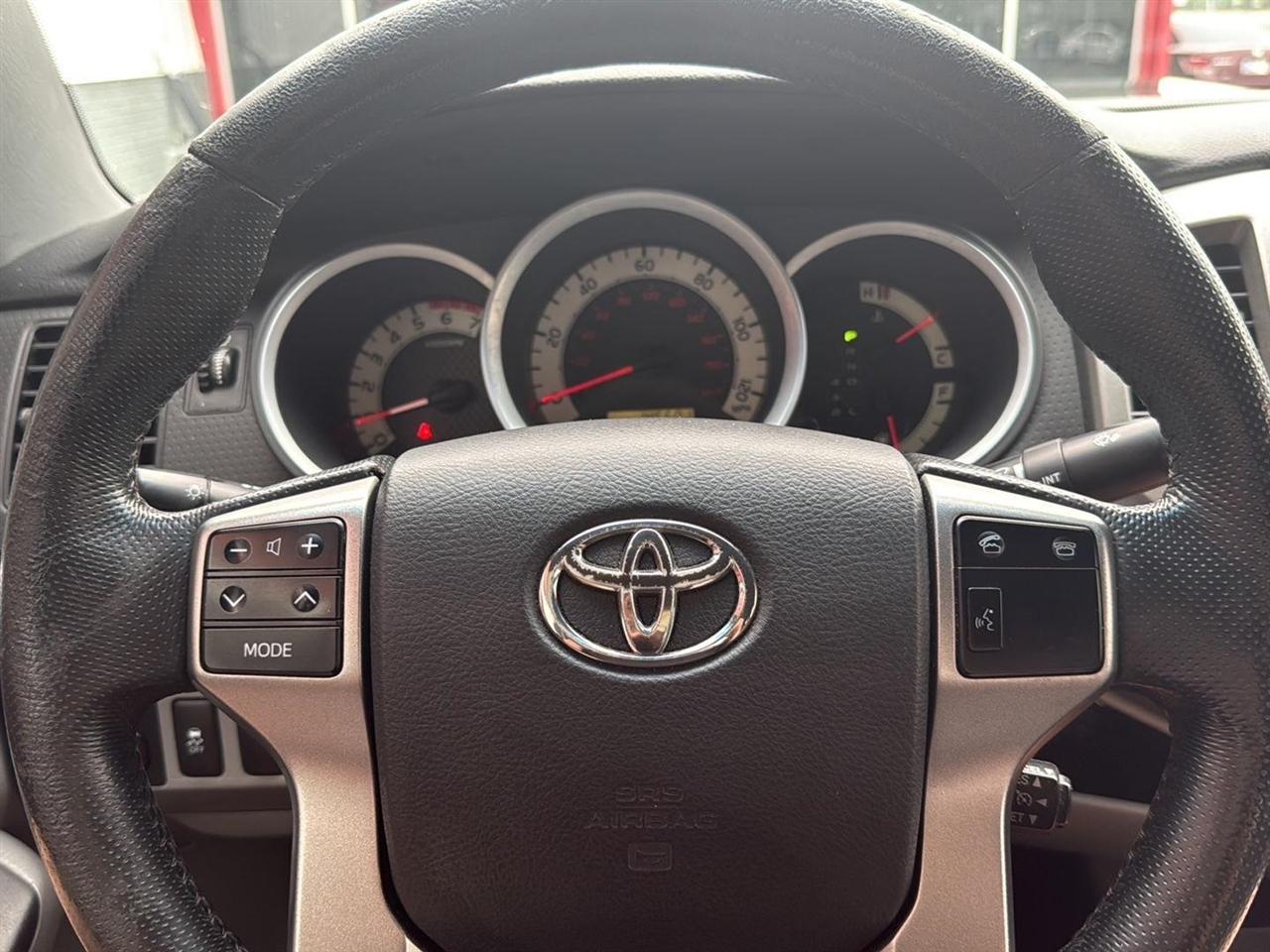 Toyota Tacoma 2WD Double Cab V6 AT PreRunner (Natl) 2012