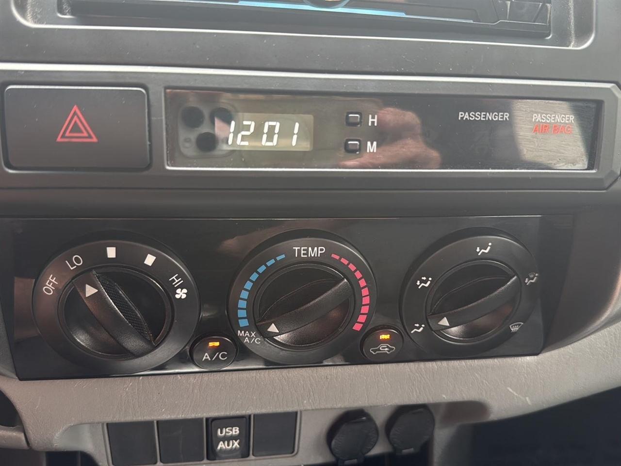 Toyota Tacoma 2WD Double Cab V6 AT PreRunner (Natl) 2012