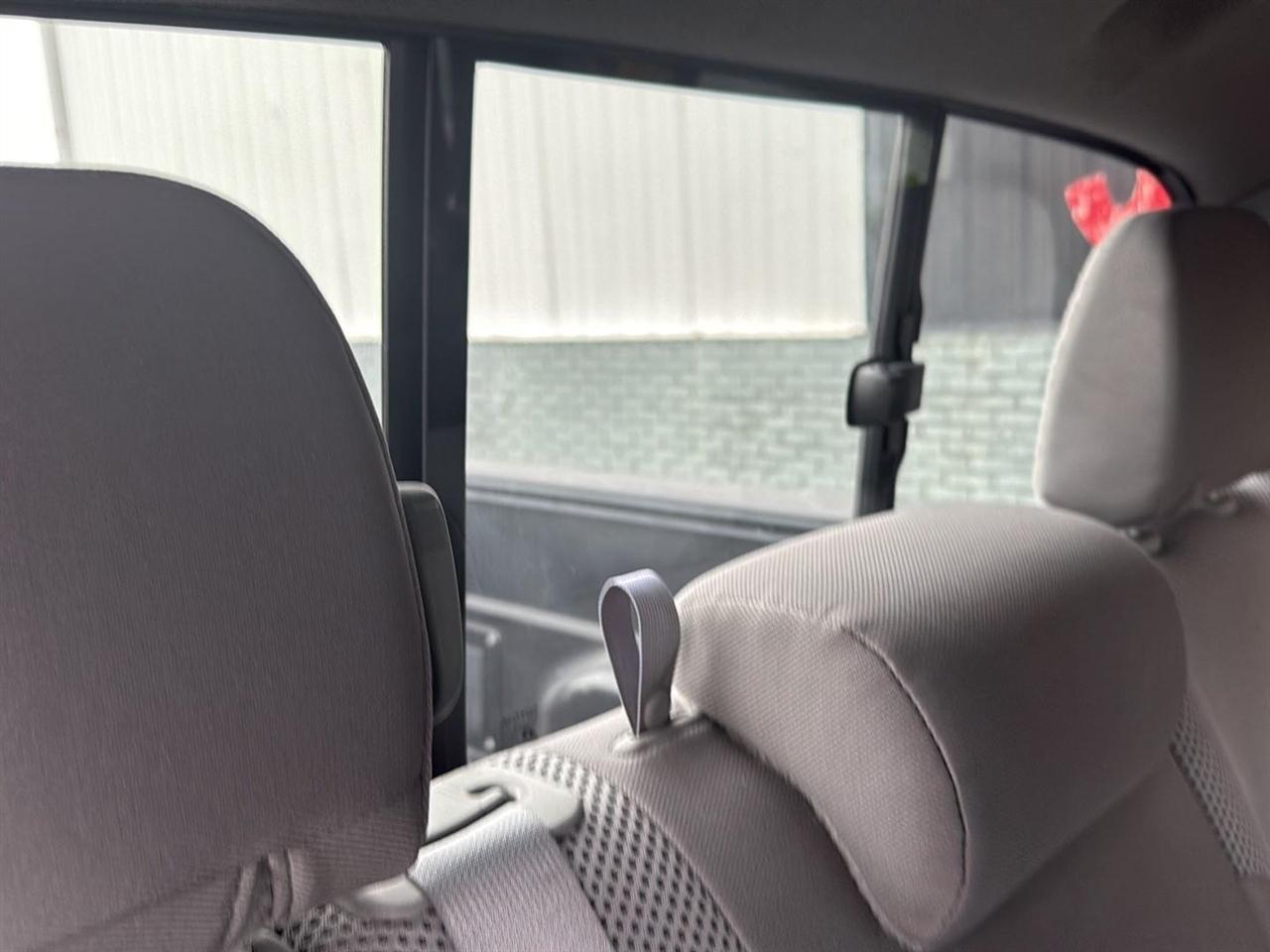 Toyota Tacoma 2WD Double Cab V6 AT PreRunner (Natl) 2012