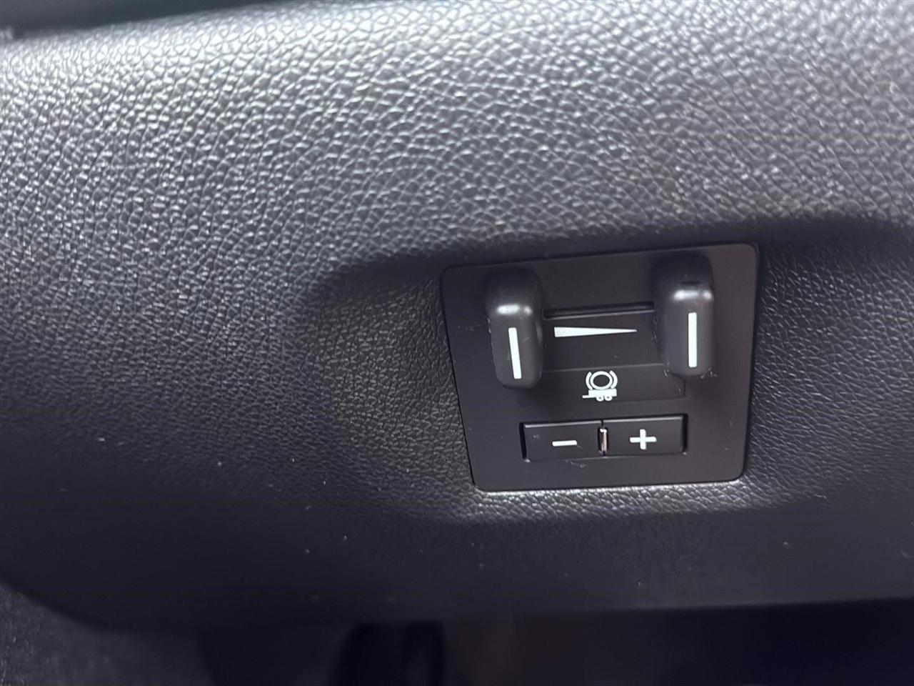 Chevrolet Silverado 1500 4WD Crew Cab 143.5" LTZ 2011