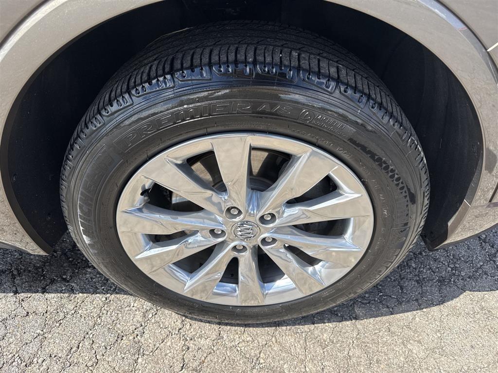 Buick Envision FWD 4dr Essence 2017