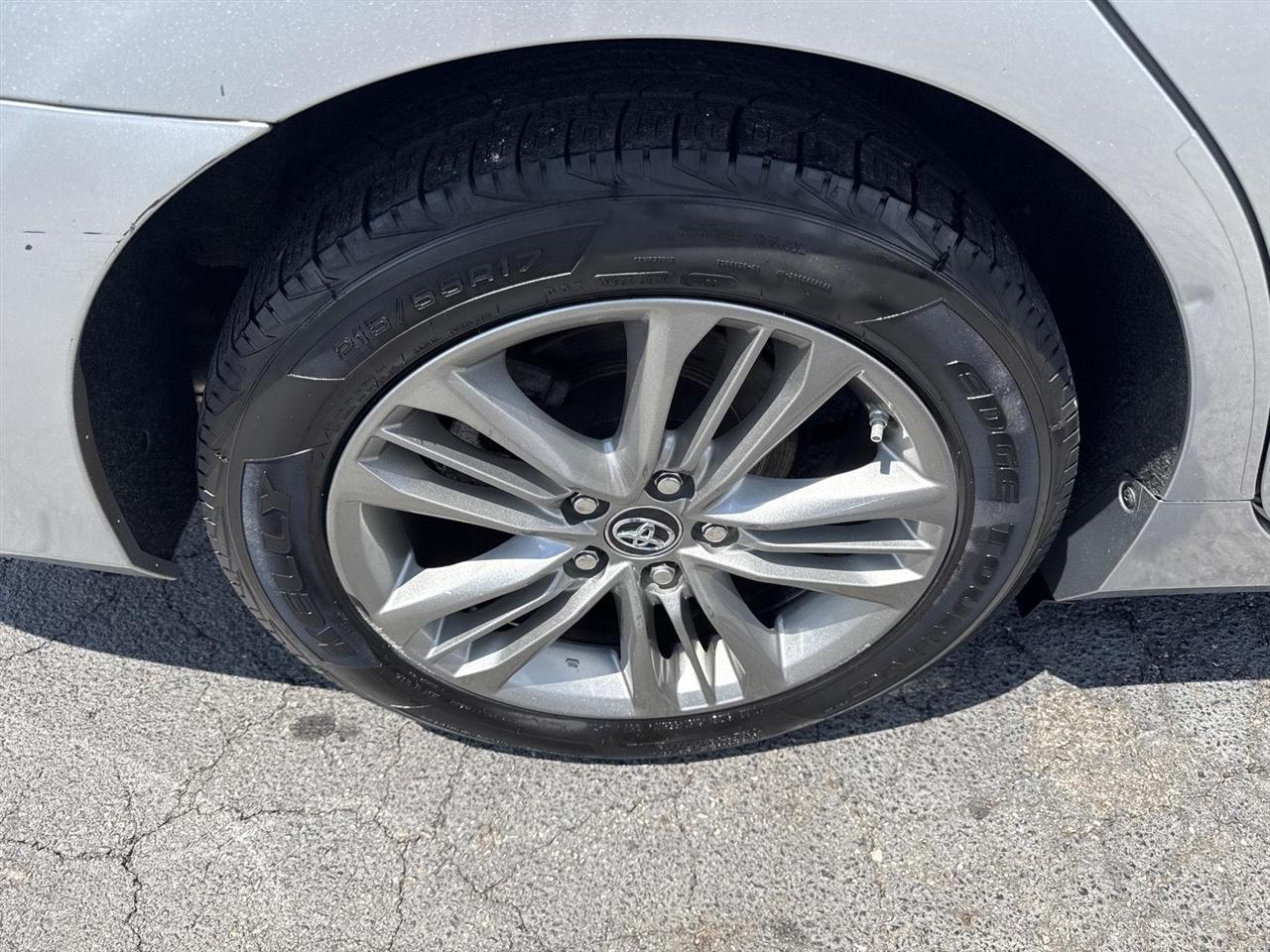 Toyota Camry XLE Auto (Natl) 2017