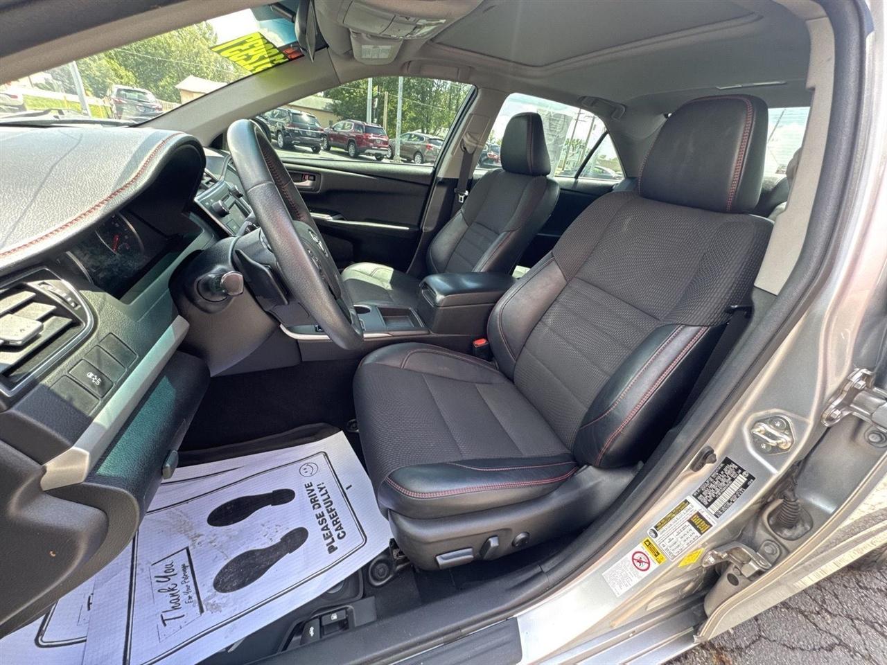 Toyota Camry XLE Auto (Natl) 2017