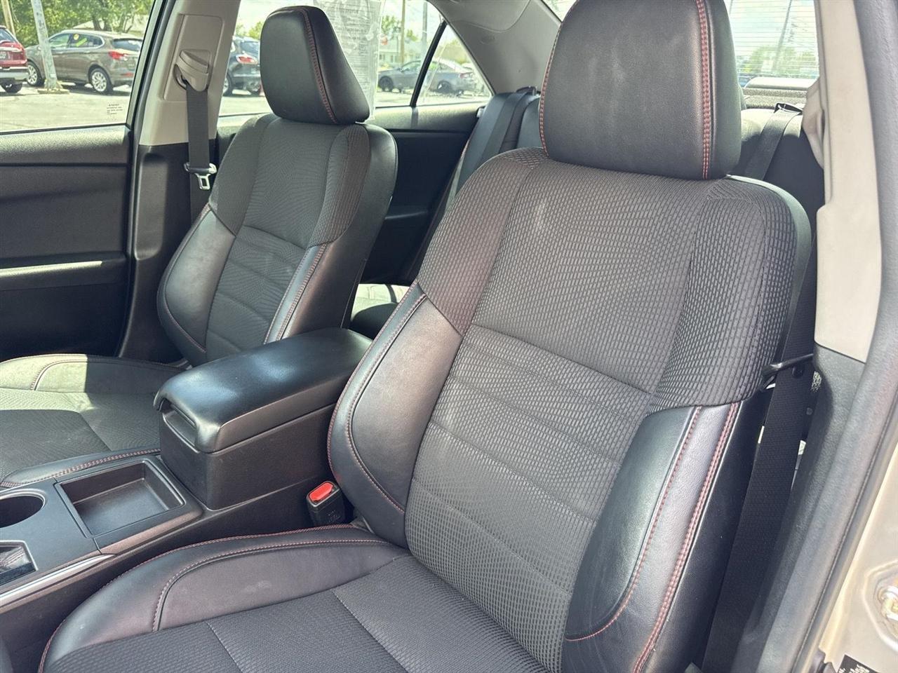 Toyota Camry XLE Auto (Natl) 2017