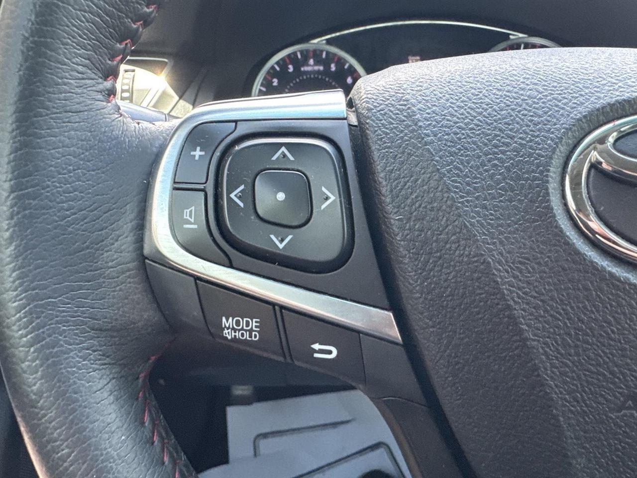 Toyota Camry XLE Auto (Natl) 2017