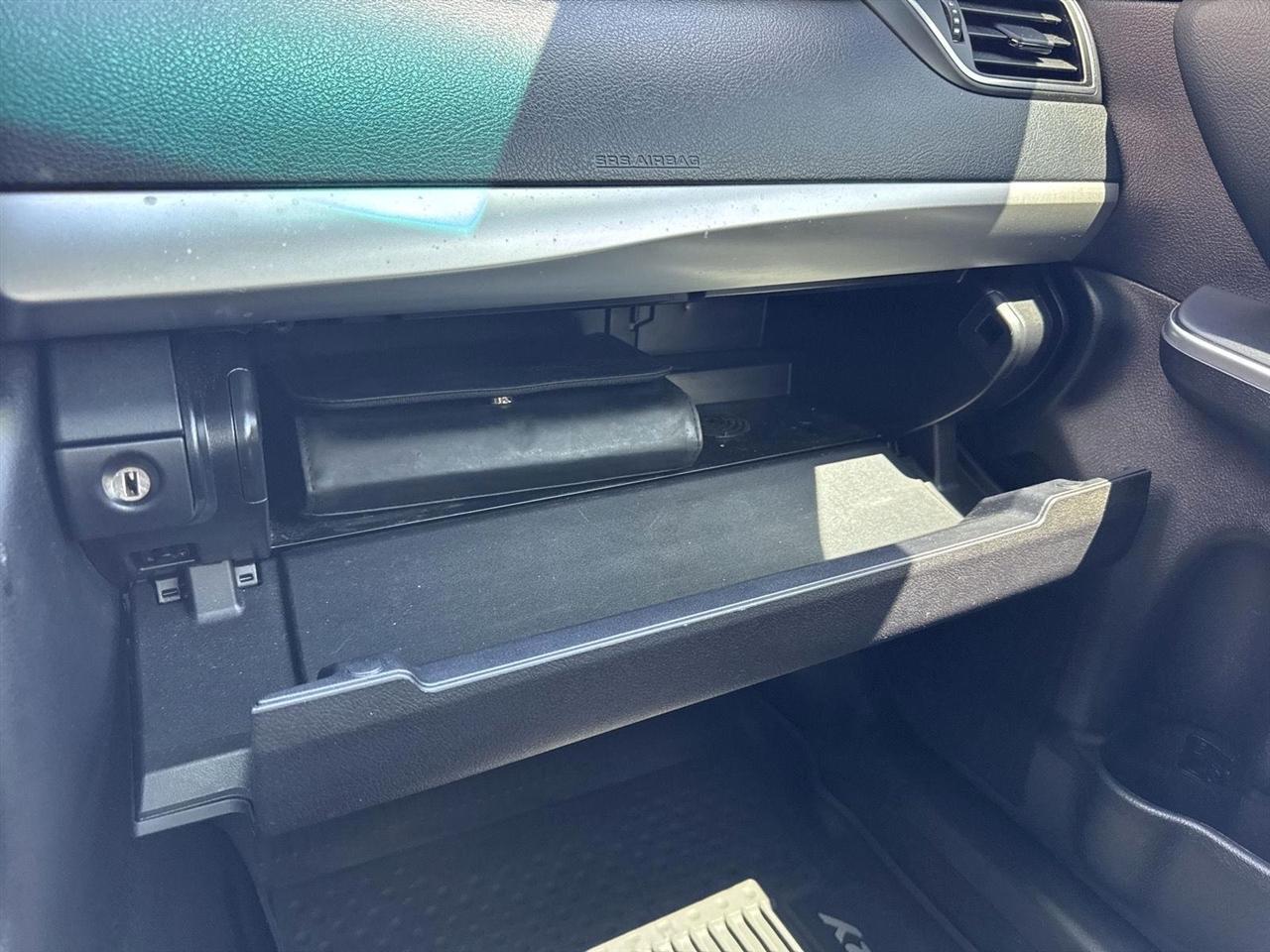 Toyota Camry XLE Auto (Natl) 2017