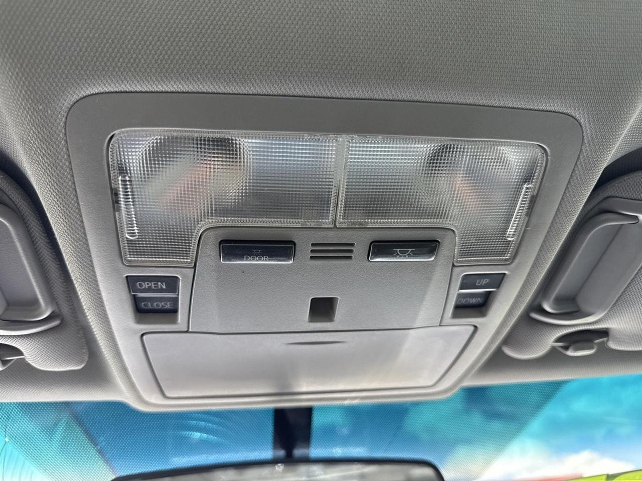Toyota Camry XLE Auto (Natl) 2017