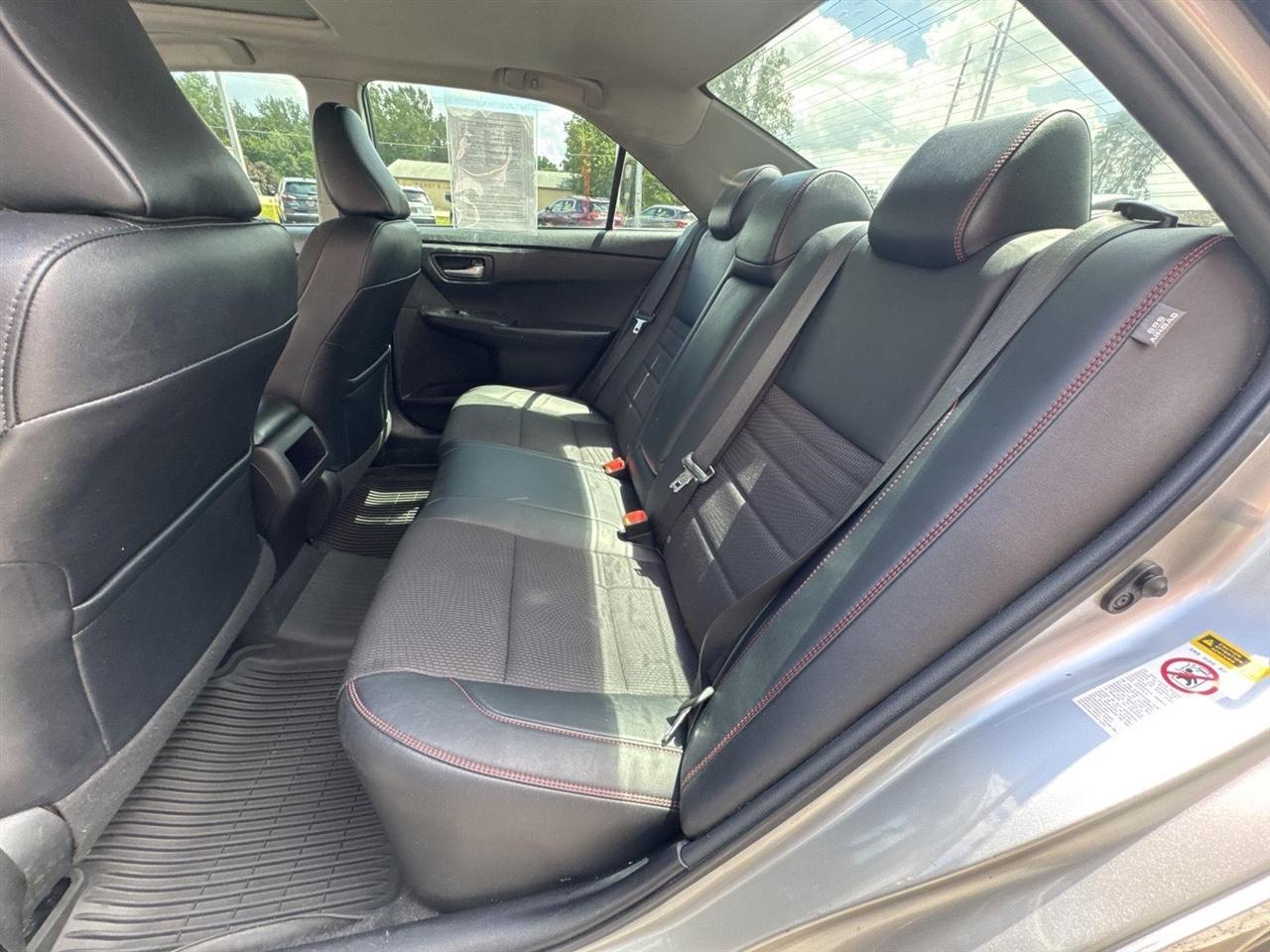 Toyota Camry XLE Auto (Natl) 2017