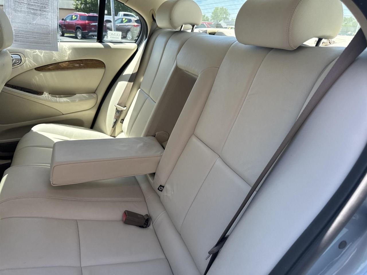 Jaguar S-Type 4dr Sdn V6 2005