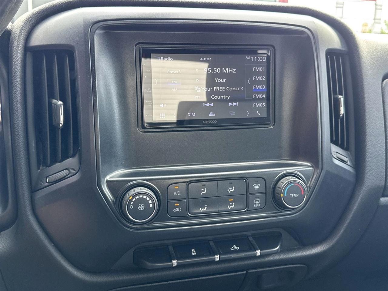 Chevrolet Silverado 1500 4WD Double Cab 143.5" Custom 2016
