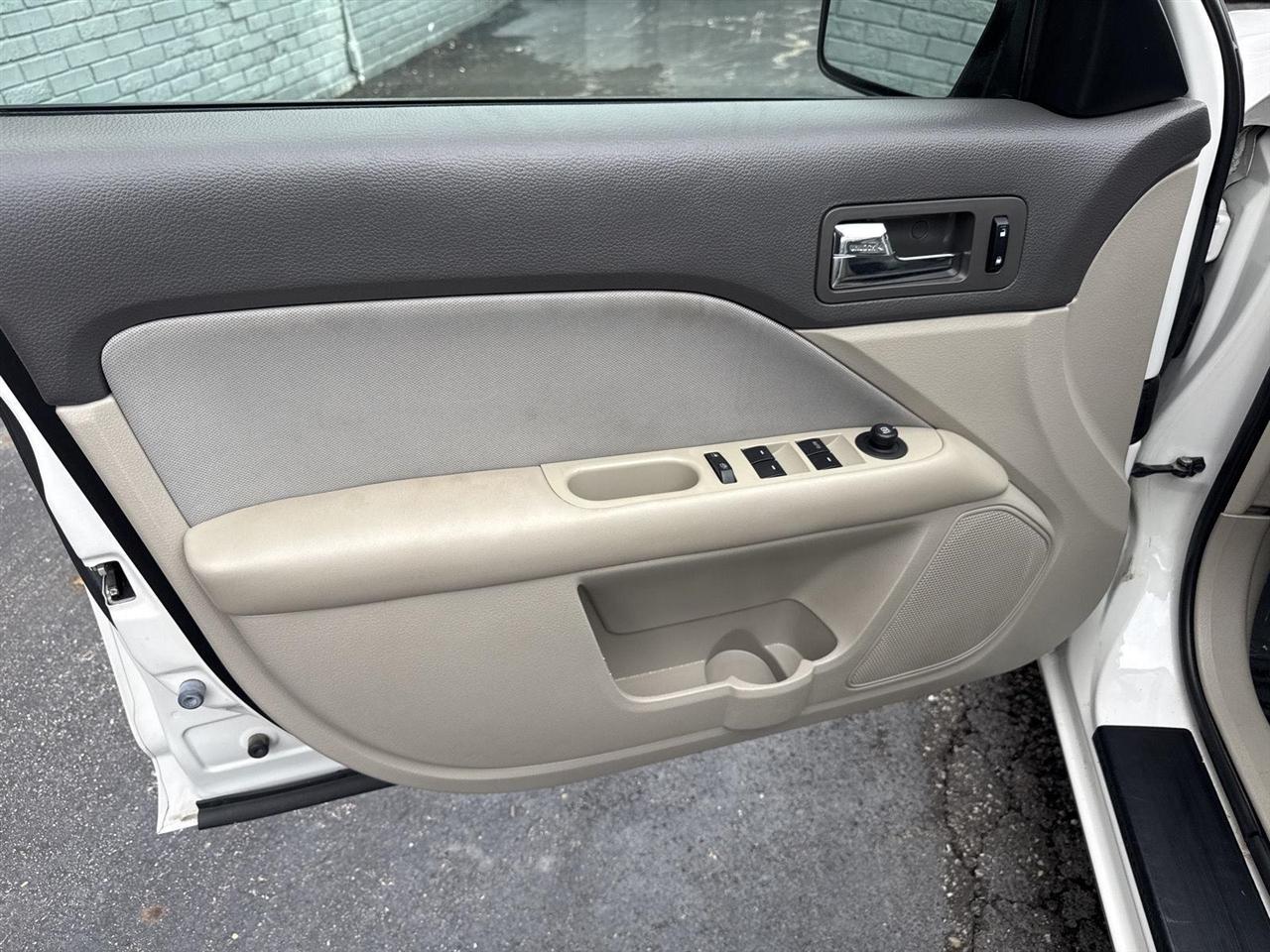 Ford Fusion 4dr Sdn S FWD 2010