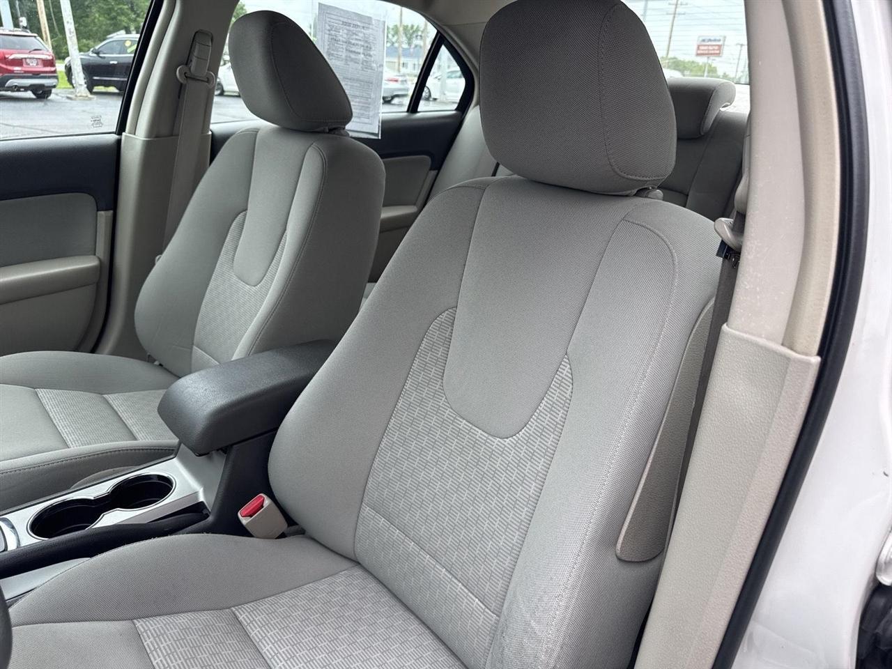 Ford Fusion 4dr Sdn S FWD 2010