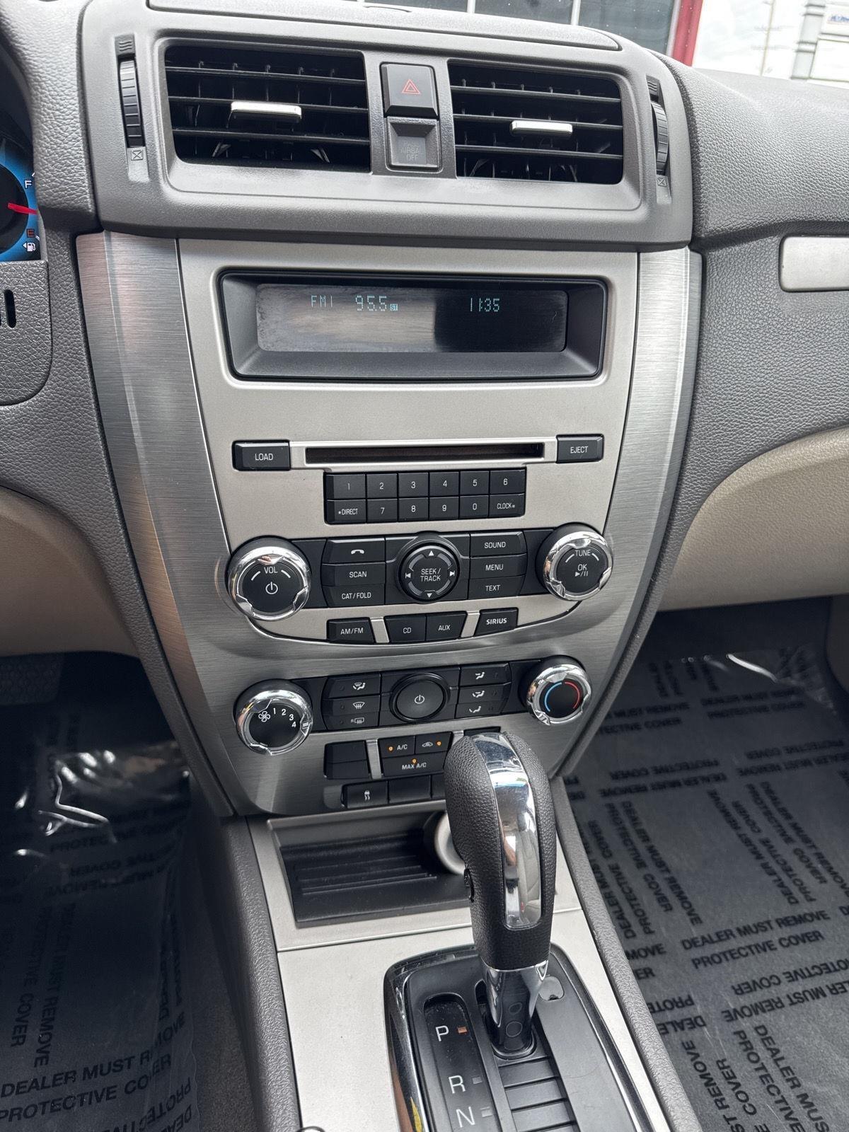 Ford Fusion 4dr Sdn S FWD 2010