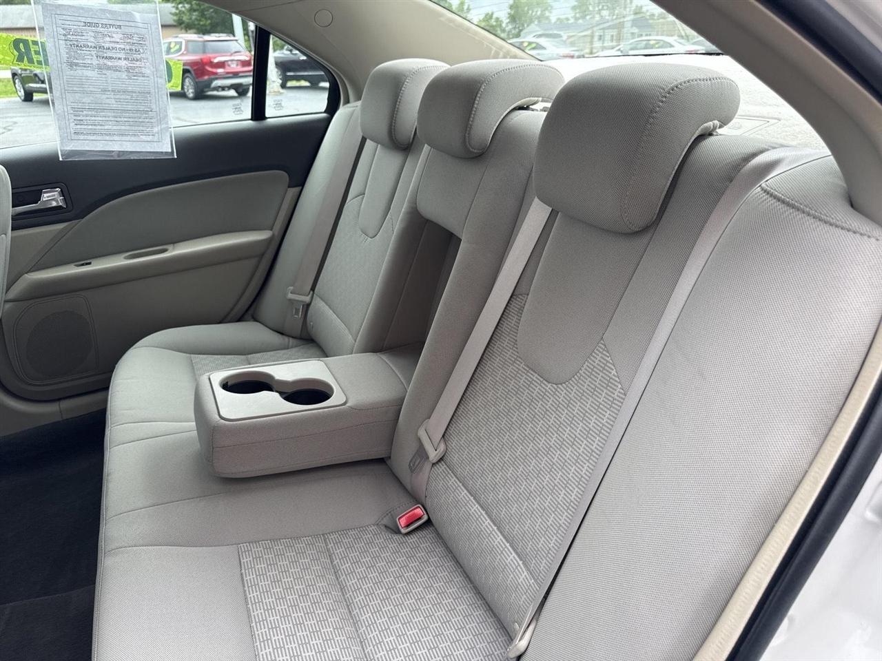 Ford Fusion 4dr Sdn S FWD 2010