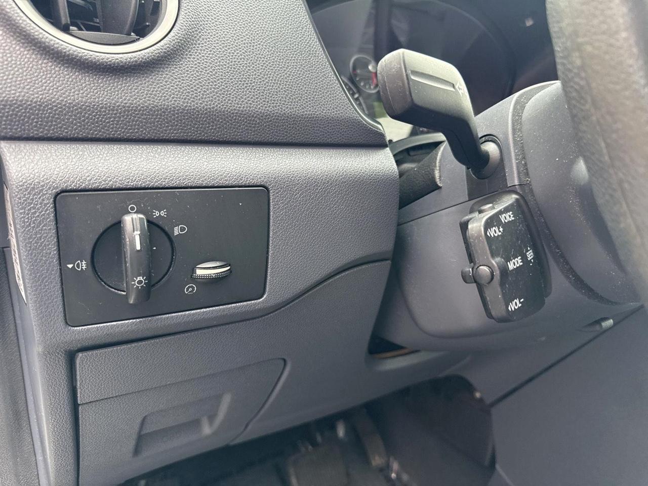 Ford Transit Connect 114.6" XLT w/side & rear door privacy glass 2012