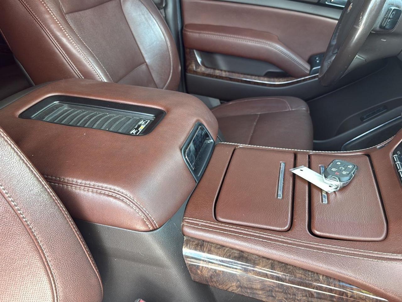 Chevrolet Suburban 4WD 4dr 1500 LTZ 2016