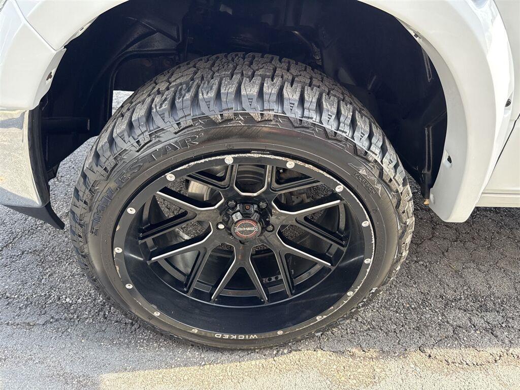 RAM 1500 Big Horn 4x4 Crew Cab 5'7" Box 2017