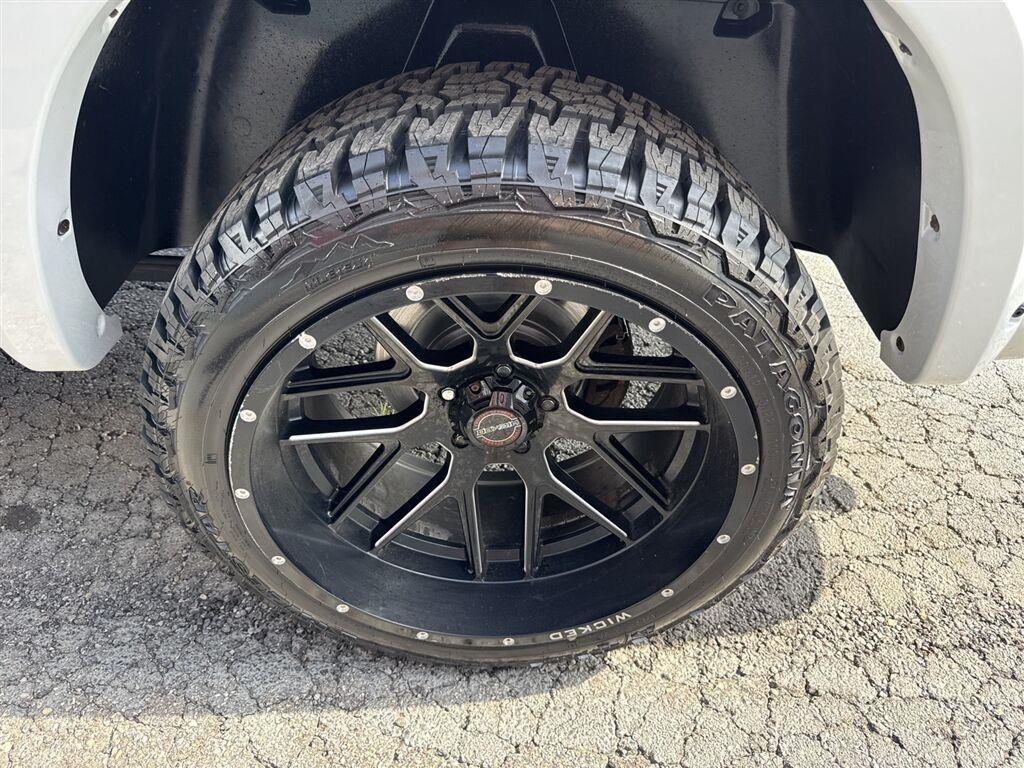 RAM 1500 Big Horn 4x4 Crew Cab 5'7" Box 2017