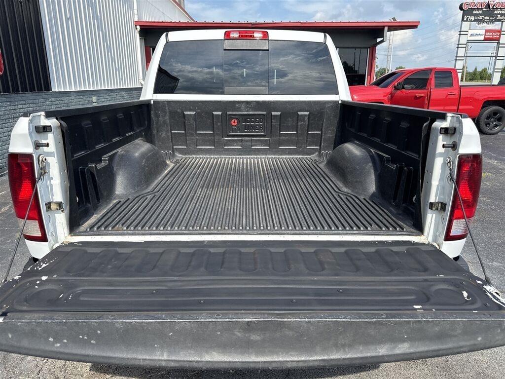 RAM 1500 Big Horn 4x4 Crew Cab 5'7" Box 2017